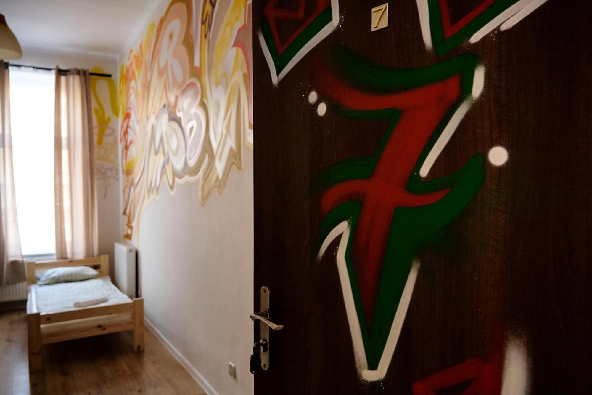 Hostel Graffiti Krasków Exterior foto